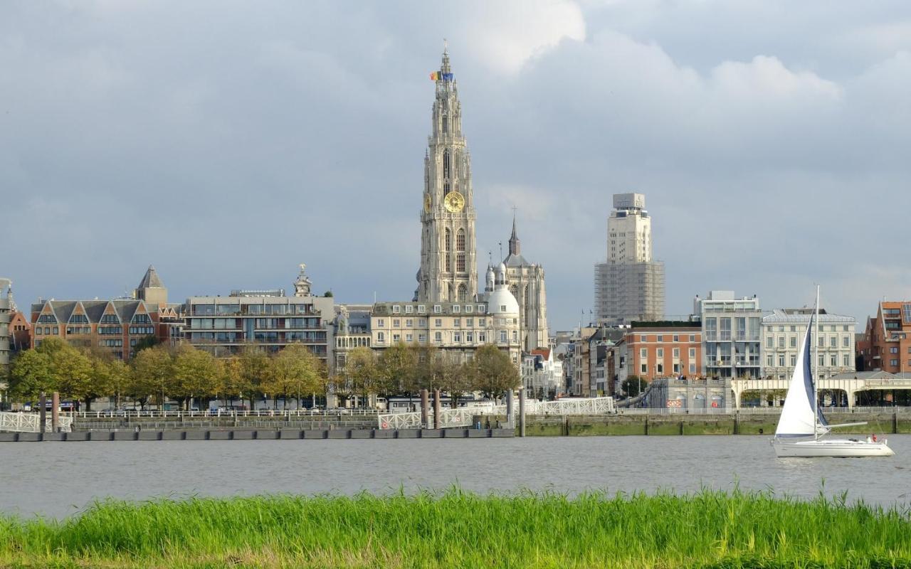 Sleep - Black And White Modern Flat With Cityview Apartment Antwerp